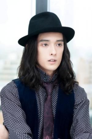 萬田久子さんのこの帽子のセンスいかが？