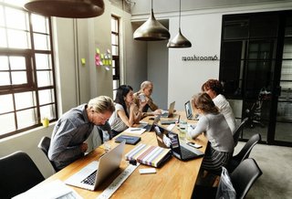「離婚しやすい職業」が30年にわたるデータを調査して判明、同じ職業でも性別によって結果が真逆に