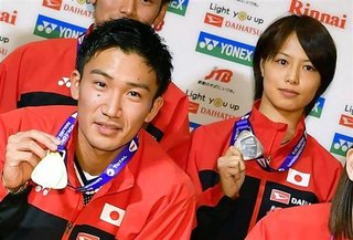 バドミントン福島、 桃田の部屋でセックス三昧