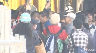 【築地市場移転問題】移転反対派、完全閉鎖された築地市場に立ち入る