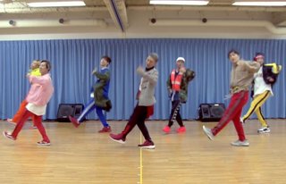 園のクラス保護者出し物で「USA」を踊ることになったらどうする？