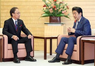 玉城デニー「沖縄は国の補助金を頼りにすべきでない！」→ 当選後「沖縄振興予算増額をお願いしたい」