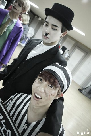 【炎上】韓国アイドルBTSが「アウシュビッツのユダヤ人被害者」のハロウィンコスプレ