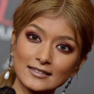 ローラさん、辺野古工事停止の署名呼び掛けw