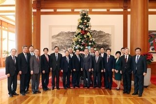 【韓国】ムン大統領「日本政府の指導者は、韓国に文句があっても もっと優しく言うべき」