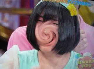 アンゴラ村長「ブスに睨まれた」体験に反論相次ぐ