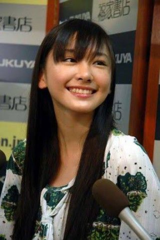 男は長身の可愛い子と低身長の少し可愛い子どっちが好き？