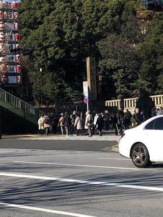 &#x{11:F8E2};なんでもいｰから&#x{11:F8E2};