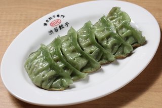あの「わさビーフ」がギョーザに！餃子専門店とコラボした「わさビーフギョーザ」が期間限定で登場