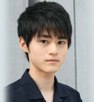 広瀬すずが"スカウト"のイケメン19歳・鈴鹿央士が映画デビュー