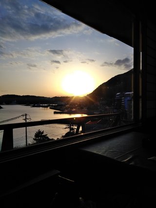 &#x{11:F8E2};なんでもいｰから&#x{11:F8E2};