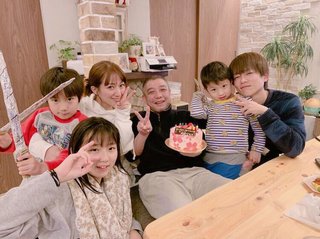 辻希美、杉浦太陽からのホワイトデーに感動 花束に「愛してるよ」