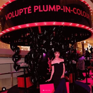 剛力彩芽、肩出し全開のドレス姿に称賛の声「恋すると顔が変わる」「まさしく美貌！」