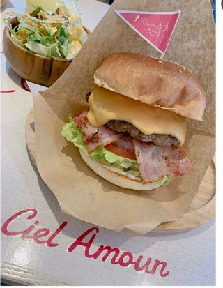 辻希美お昼にハンバーガー食べるも叩かれる