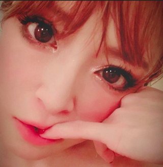 浜崎あゆみがアップした画像に下品とコメント殺到