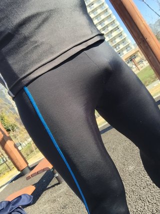 スイミングコーチの水着姿って目の保養になりますか？