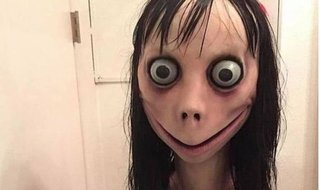 キム・カーダシアン、子供を自殺に追い込む「モモ・チャレンジ」に注意喚起 