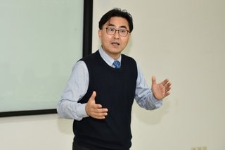 韓国人教授「『日王』を『天皇』と呼ぼう。格下げして呼ぶ事を日本人が知ったらどう思うだろうか」