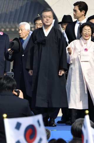 【韓国】空気の読めない文在寅、北朝鮮への支援をアメリカに呼びかけ　日本にも資金を出すように迫る