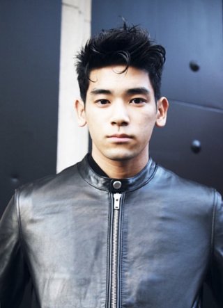 本木雅弘の息子って勝ち組だな。