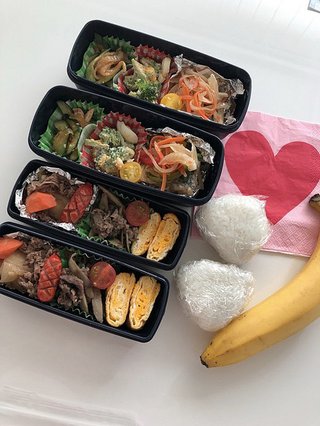 加藤茶、妻・綾菜さんの手作り弁当を公開「なんて豪華」「美味しそう」の声