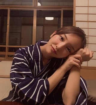 板野友美と温泉でしっぽり！ 色気漂う無防備な浴衣姿