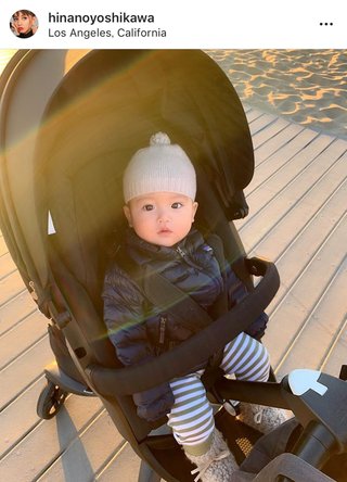 吉川ひなの、息子を抱っこしてプール楽しむ姿披露 注目集まる