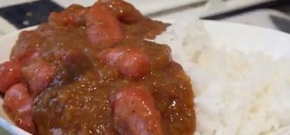 今夜はｶﾚｰだよ～！と報告するﾄﾋﾟ