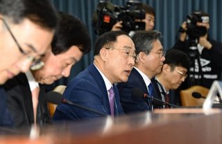 【緊急事態】韓国経済が遂に崩壊!?　GDPマイナスに転じて韓国政府が緊急会合