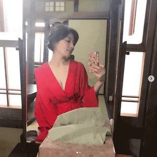 熊田曜子、胸の谷間アピールに賛否の声「娘が3人もいるお母さんなのに…」