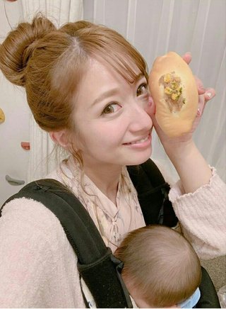 【悲報】辻希美さん、娘のパン作りをブログにあげ批判殺到