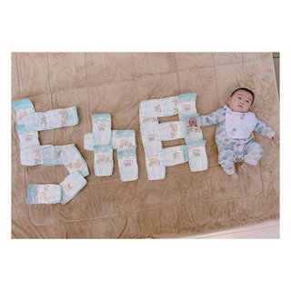 辻希美、三男生後5カ月で親子ショット おむつアートも公開