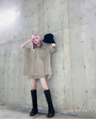 益若つばさ、断食3日目を報告 ほっそり美脚も披露