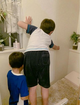 辻希美、トイレの壁紙を剥がさせるも疑問の声