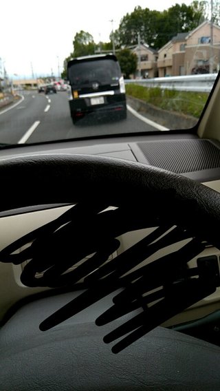 ベビーインカーのステッカー貼ってんのに、頭おかしい割り込みする奴ってどんな神経してんの？