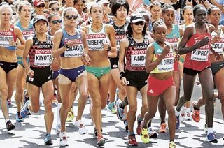 陸上のウエアって、どうしてそこまで際どいの？