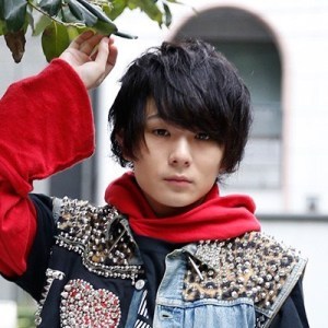 超人気ユーチューバーのワタナベマホト、傷害容疑で逮捕