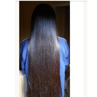 髪の毛長い方。毛先までツルツルのサラッサラ？