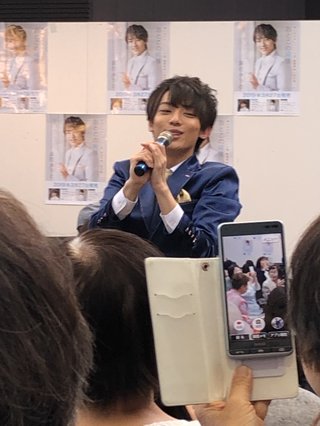 ウエーブヘアだ　ＮＥＷ氷川きよし「キレイな毛があるうちは」