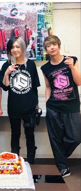 GLAYのCM観たんだけど、JIROちゃんシワすごい