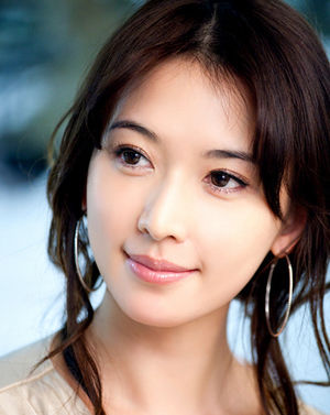 「EXILE」AKIRAとリン・チーリンが結婚 11年舞台で夫婦役、昨年から交際半年で