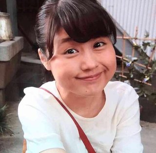 口角が上がった女の子可愛い