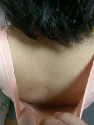 背な毛が濃い……