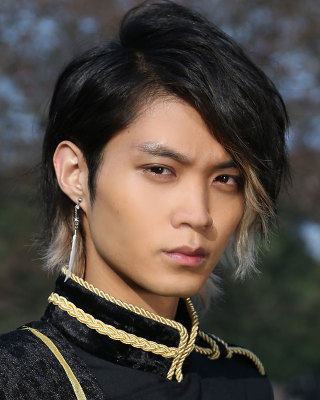 磯村勇斗ってカッコいいよね。