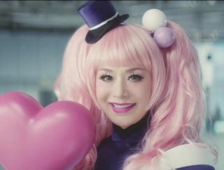 アイフル新ＣＭの大地真央のコスプレがヤバイ！痛すぎる！？