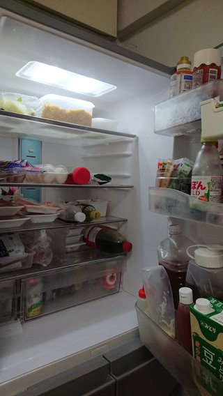 皆の家の冷蔵庫の中やキッチンを見せて