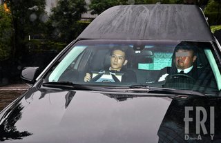 ジャニー氏「家族葬」　霊柩車の助手席に滝沢秀明が座る「深い意味」