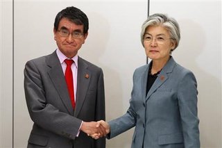 【韓国】GSOMIA破棄の決定直後、韓国外相が 河野外相に「申し訳ない」とメールしていた