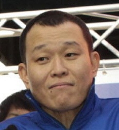 せいじ、妻との関係修復明かす「機嫌いい。きょう一緒に墓参り行く」　５月に不倫報道