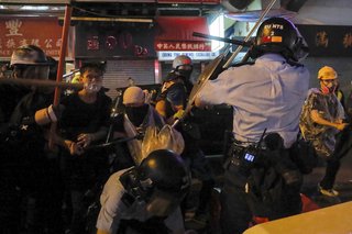 【香港デモ】香港警察、実弾初めて発砲　けが人なし　「デモ隊に襲われ危険」理由に